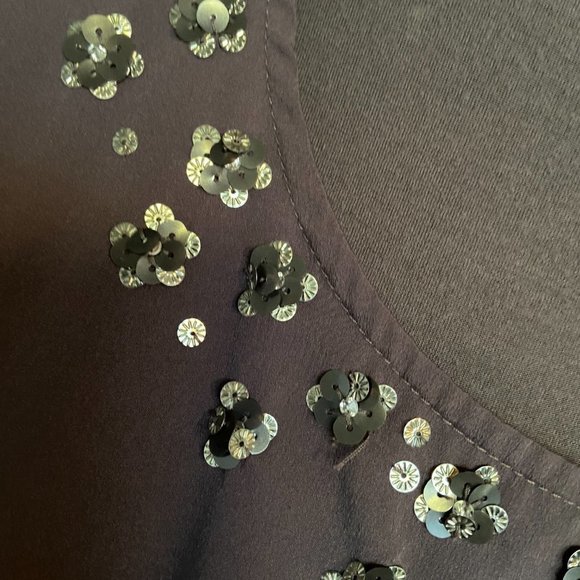 GU Elle 𝅺Sz-M Primrose Top Sequin 🌸🌸🌸Design Neckline-Some Random Missing? - Picture 7 of 7